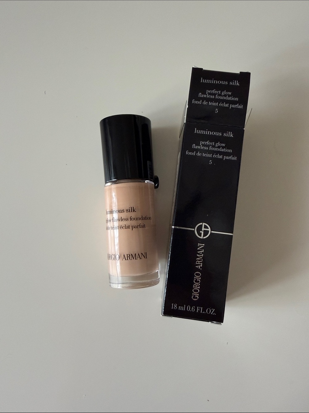 Giorgio Armani Luminous Silk Foundation - NEW IN BOX shade 5